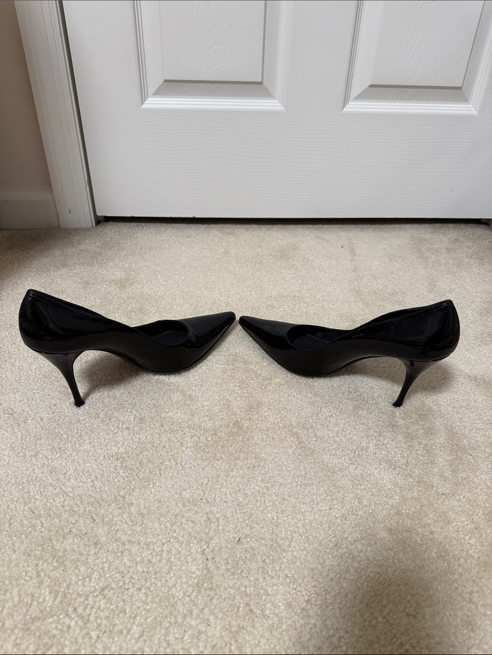 Stuart Weitzman Black Patent Pointed Stiletto Heel Pump. - Picture 3 of 8